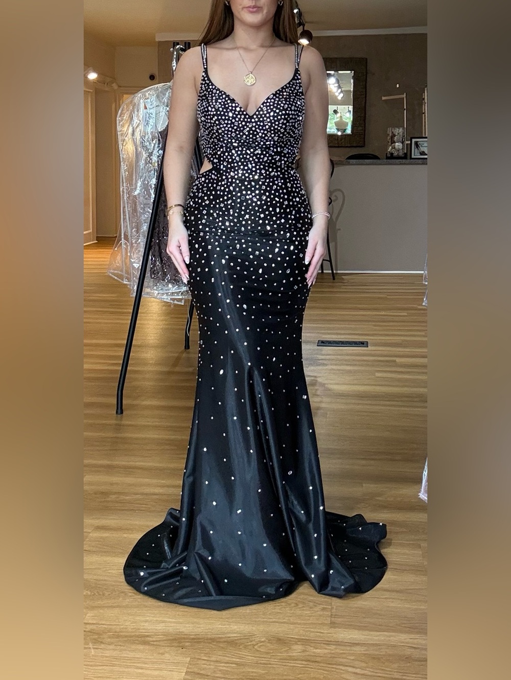 Elegant Black Rhinestone-Embellished Evening Gown
